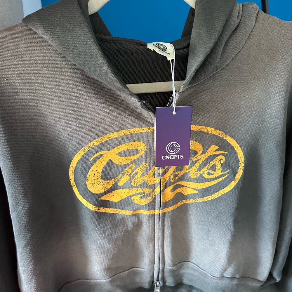 Women's Gray and Yellow Sweater